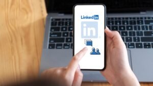 Agent's Guide to Social Selling on LinkedIn